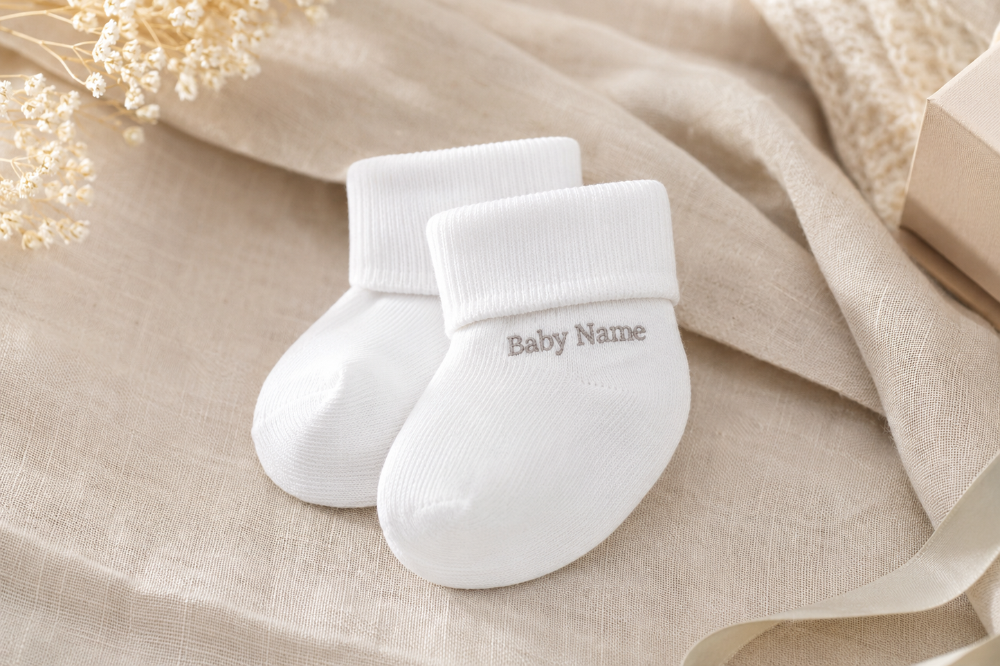 Baby Socken personalisiert mit Name - realistische Produktfoto